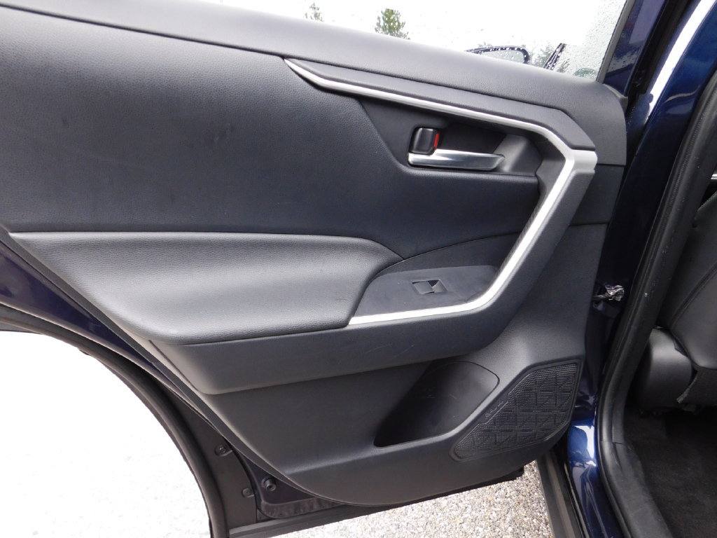 Used 2019 Toyota RAV4 XLE Premium w/ Cold Weather Package AWD/4WD image 14