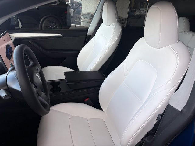 Used 2024 Tesla Model Y Long Range AWD/4WD image 3