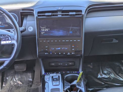 Used 2024 Hyundai Tucson Limited image 17