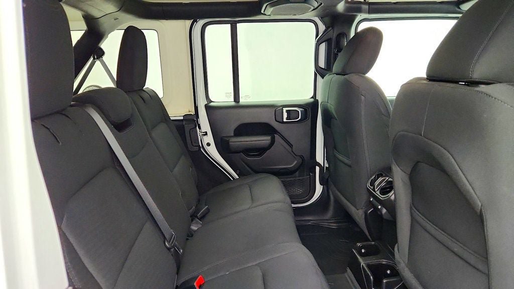 Used 2022 Jeep Wrangler Unlimited Sport AWD/4WD image 23
