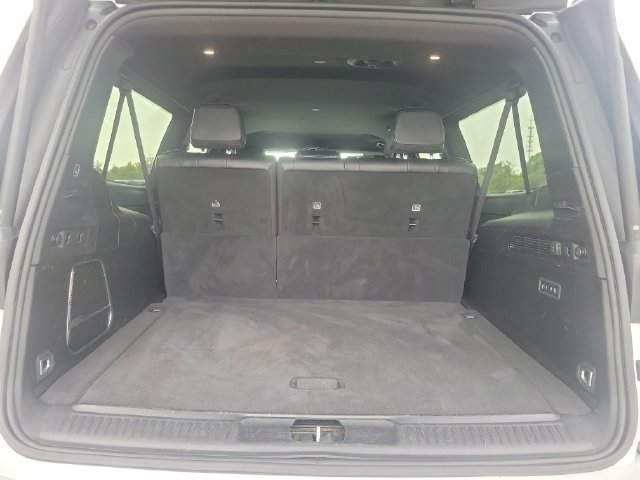 Used 2024 Jeep Wagoneer L Series III w/ Flexible Seating Group AWD/4WD image 9
