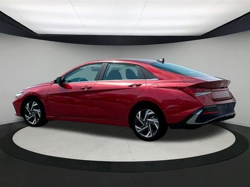 New 2024 Hyundai Elantra SEL w/ Convenience Package image 4