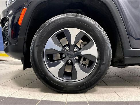 Used 2023 Jeep Grand Cherokee 4WD 4xe w/ Luxury Tech Group II image 7