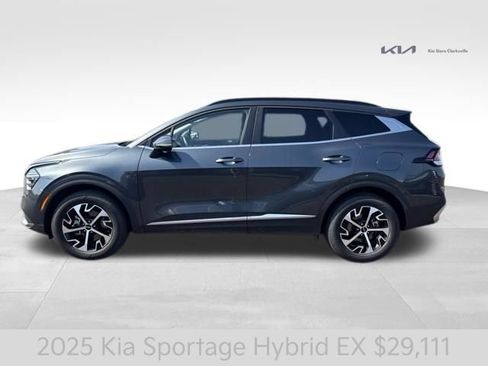 Certified 2025 Kia Sportage EX w/ EX Premium Package AWD/4WD image 5