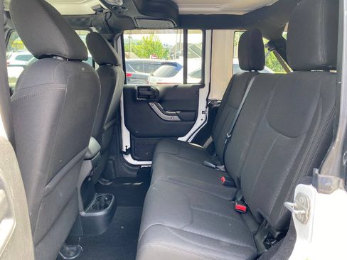 Used 2017 Jeep Wrangler Unlimited Sport w/ Quick Order Package 24S AWD/4WD image 19