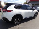 Used 2021 Nissan Rogue Platinum image 3