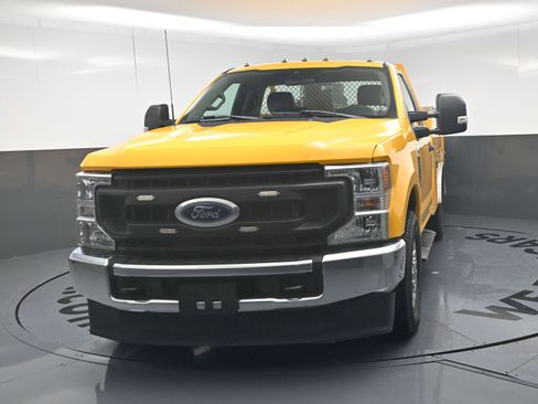 Used 2022 Ford F350 XL w/ Power Equipment Group image 5
