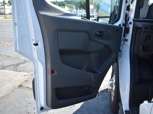 Used 2026 Ford Transit 250 148 Medium Roof Extended AWD w/ Load Area Protection Package image 30