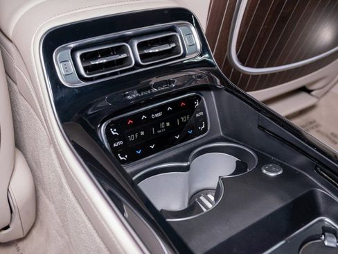 Used 2024 Mercedes-Benz Maybach S 680 4MATIC image 37