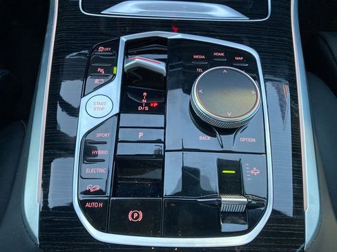 Used 2025 BMW X5 xDrive50e w/ M Sport Package image 26