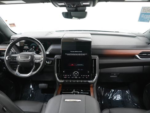 Used 2025 GMC Yukon Denali w/ Denali Reserve Package AWD/4WD image 14