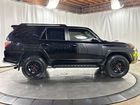 Used 2022 Toyota 4Runner TRD Off-Road Premium w/ TRD Black Wheel Package (TMS) AWD/4WD image 6