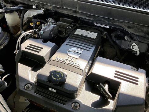 Used 2019 RAM 2500 Laramie w/ Black Appearance Package image 28