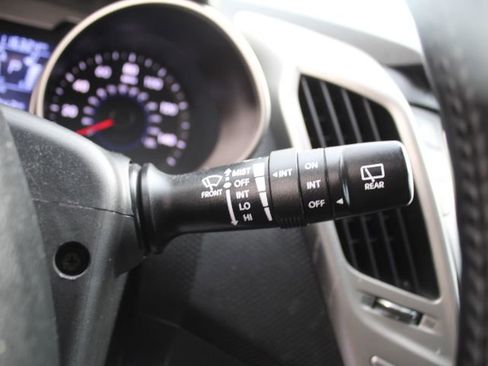 Used 2013 Hyundai Veloster RE:MIX Edition image 18