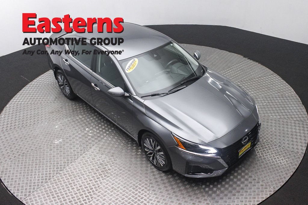 Used 2023 Nissan Altima 2.5 SV AWD/4WD image 4