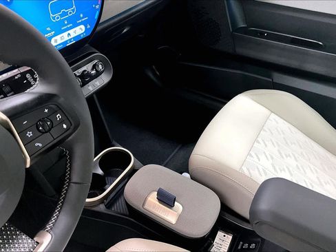 Used 2026 MINI Cooper 2-Door Hardtop image 15