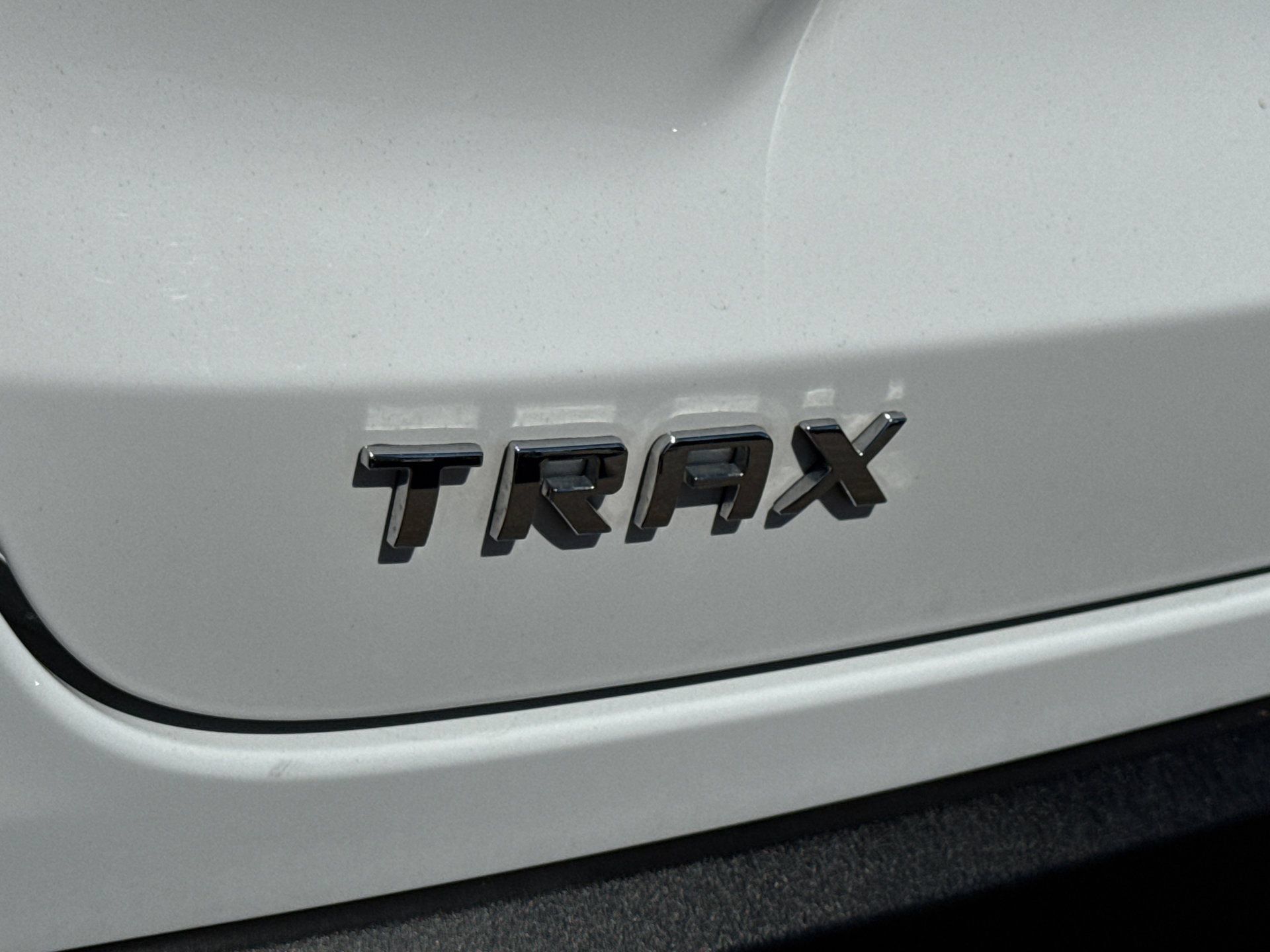 Used 2024 Chevrolet Trax LS w/ LS Convenience Package FWD image 10