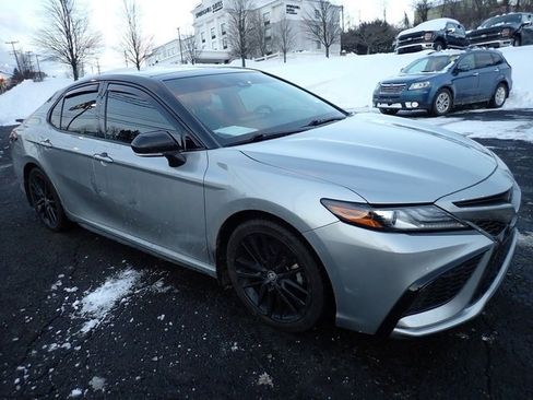 Used 2023 Toyota Camry XSE image 7