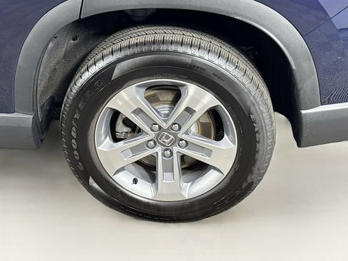 Certified 2025 Honda Pilot EX-L image 9
