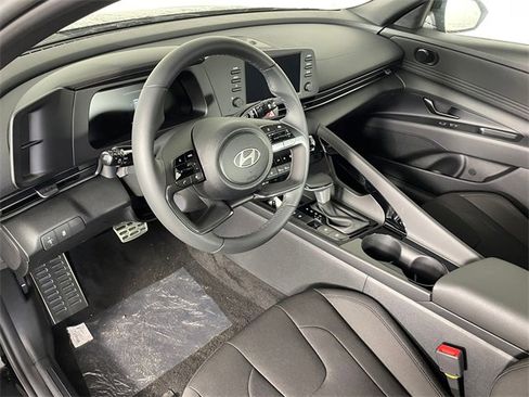 New 2026 Hyundai Elantra SEL Sport image 2