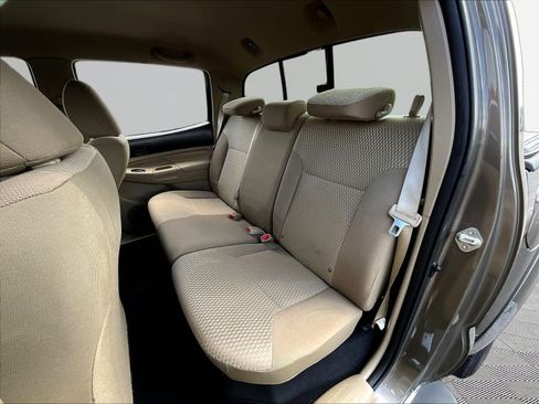 Used 2015 Toyota Tacoma PreRunner w/ SR5 Package RWD image 22