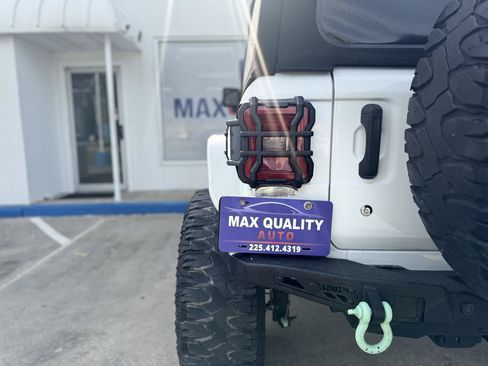 Used 2018 Jeep Wrangler Unlimited Rubicon AWD/4WD image 33