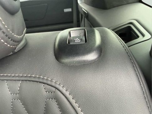Used 2024 BMW X7 xDrive40i w/ Executive Package AWD/4WD image 35
