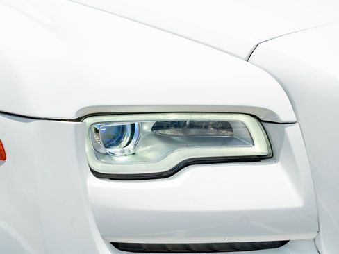 Used 2010 Rolls-Royce Ghost RWD image 10