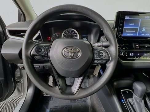 Used 2022 Toyota Corolla LE image 17