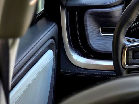 Used 2023 Rivian R1S Launch Edition AWD/4WD image 16