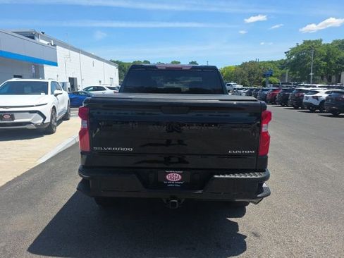 Used 2021 Chevrolet Silverado 1500 Custom Trail Boss AWD/4WD image 3
