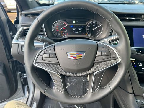 Used 2025 Cadillac XT5 Sportv w/ LPO, Floor Liner Package image 16