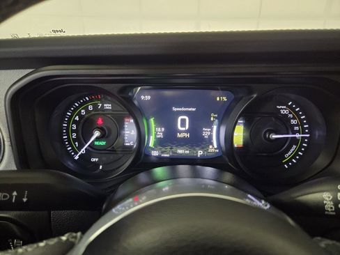 Certified 2025 Jeep Wrangler Sahara w/ Safety Group image 17