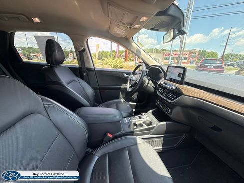 Used 2020 Ford Escape Titanium AWD/4WD image 38