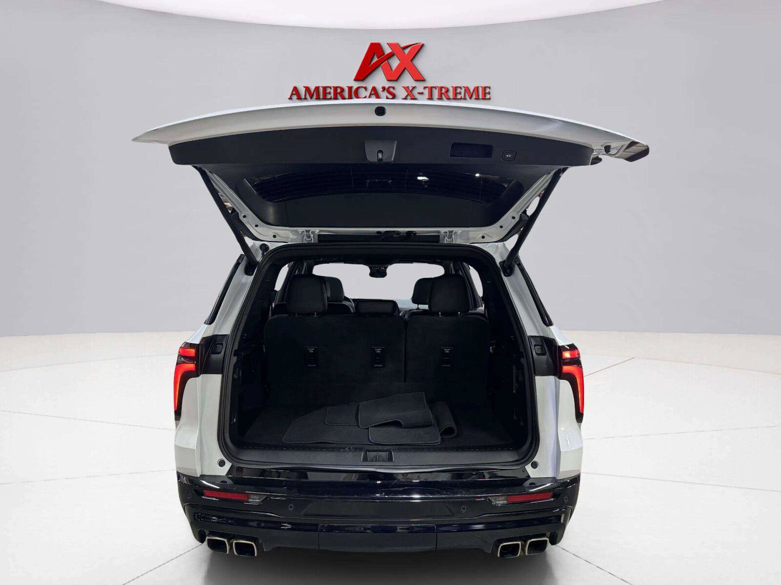 Used 2024 Chevrolet Traverse RS AWD/4WD image 38