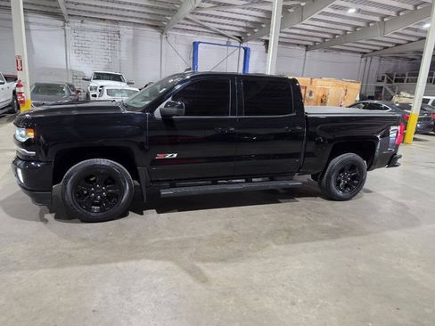 Used 2018 Chevrolet Silverado 1500 LTZ Z71 w/ LTZ Plus Package AWD/4WD image 4