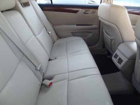 Used 2011 Toyota Avalon Limited image 10