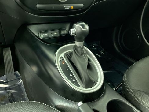 Used 2018 Kia Soul + image 17