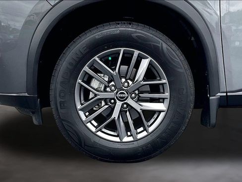 Used 2023 Nissan Rogue S AWD/4WD image 9