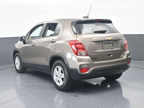 Used 2021 Chevrolet Trax LS w/ Tint and Cruise Package FWD image 4