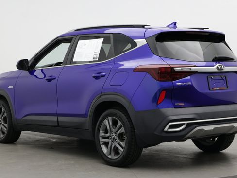 Used 2021 Kia Seltos S AWD/4WD image 5