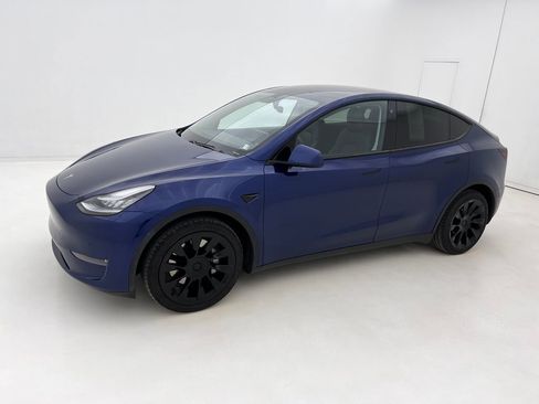 Used 2021 Tesla Model Y Long Range image 7