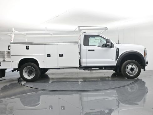 New 2025 Ford F550 2WD Regular Cab Super Duty image 38