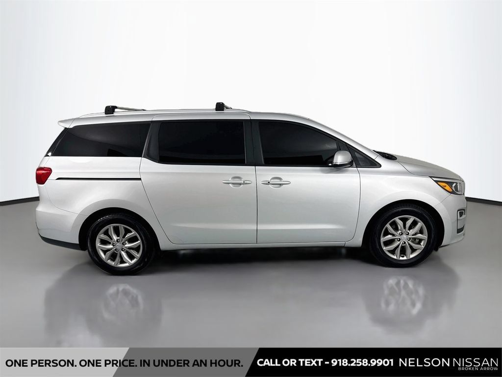 Used 2021 Kia Sedona EX FWD image 4