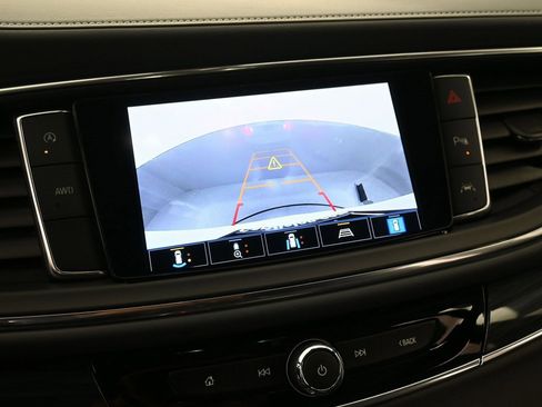 Used 2024 Buick Enclave Premium image 17