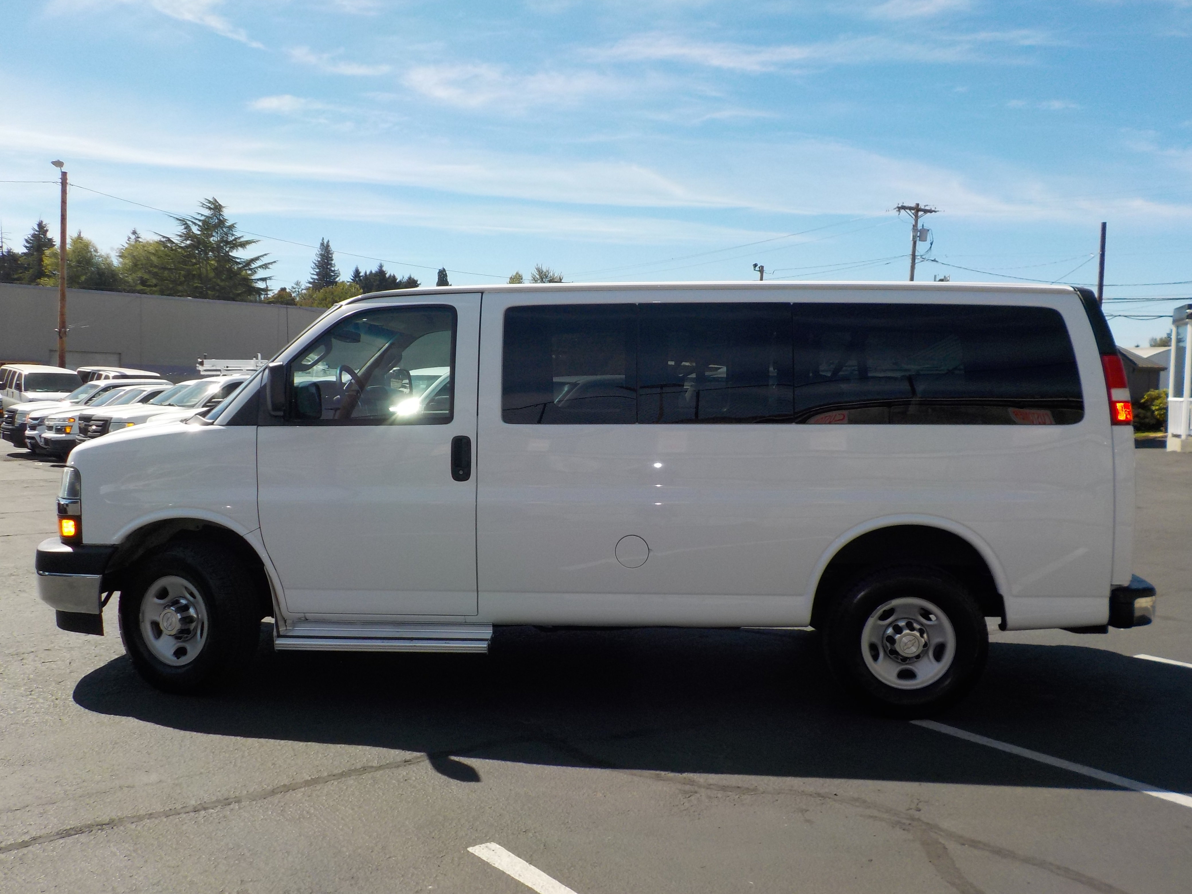 Used 2017 Chevrolet Express 3500 LT w/ LT Preferred Equipment Group RWD image 6