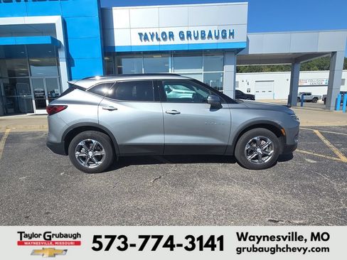 Used 2023 Chevrolet Blazer LT w/ Sound & Technology Package FWD image 1
