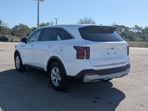 New 2026 Kia Sorento LX FWD image 7