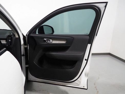 Used 2024 Volvo XC40 B5 Plus w/ Climate Package AWD/4WD image 57