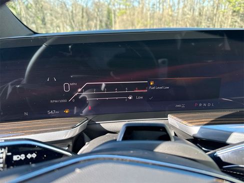 Used 2025 Cadillac Escalade Premium Luxury w/ Touring Package image 21